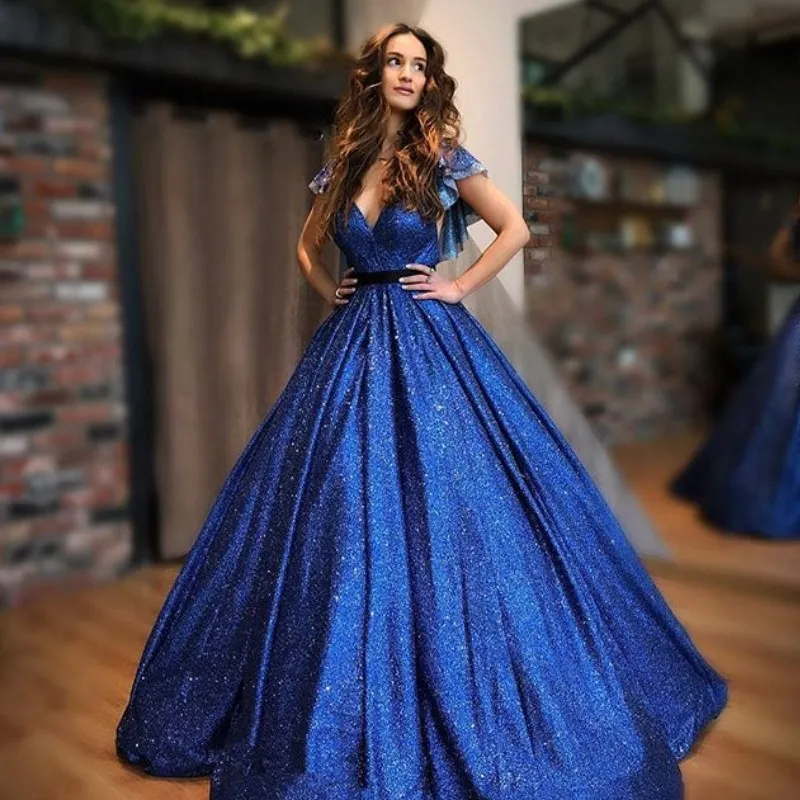 Glitzernde königsblaue Ballkleider, modische Pailletten, tiefer V-Ausschnitt, kurze Ärmel, Partykleid, bezauberndes Ballkleid, Quinceanera-Kleider, günstiges Kleid