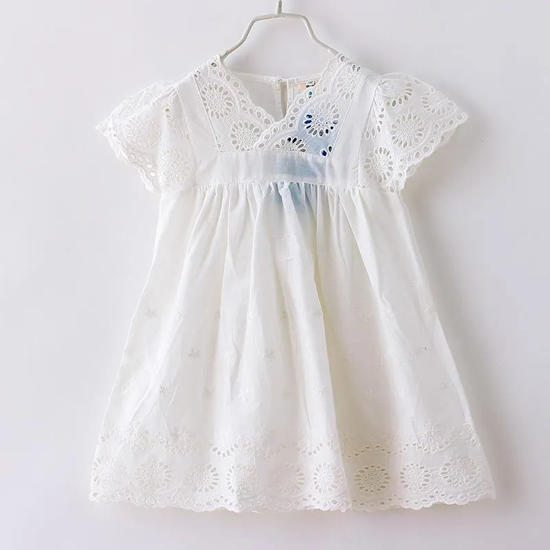 コットンレースガールプリンセスレースのドレス子供夏の新しい刺繍子供服白い韓国のかわいい薄いドレスのサイズ100140