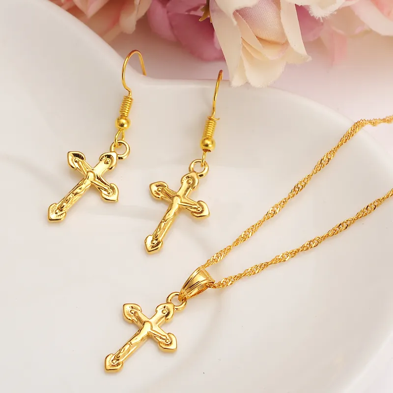 Speciaal ontwerp Christian Vogue True Real 24 K Solid Fine Gold GF Crucifix Cross Tijdloze Charm Oorbellen Hanger Ketting Set