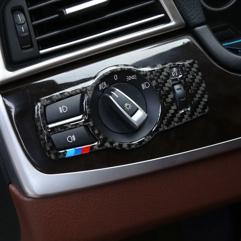 Bil styling klistermärke för BMW X3 X4 F25 F26 5 7 Serie 5 GT F10 F07 F01 Karbonfiber strålkastare Knappar Dekorativ Frame Cover Interior Stickers