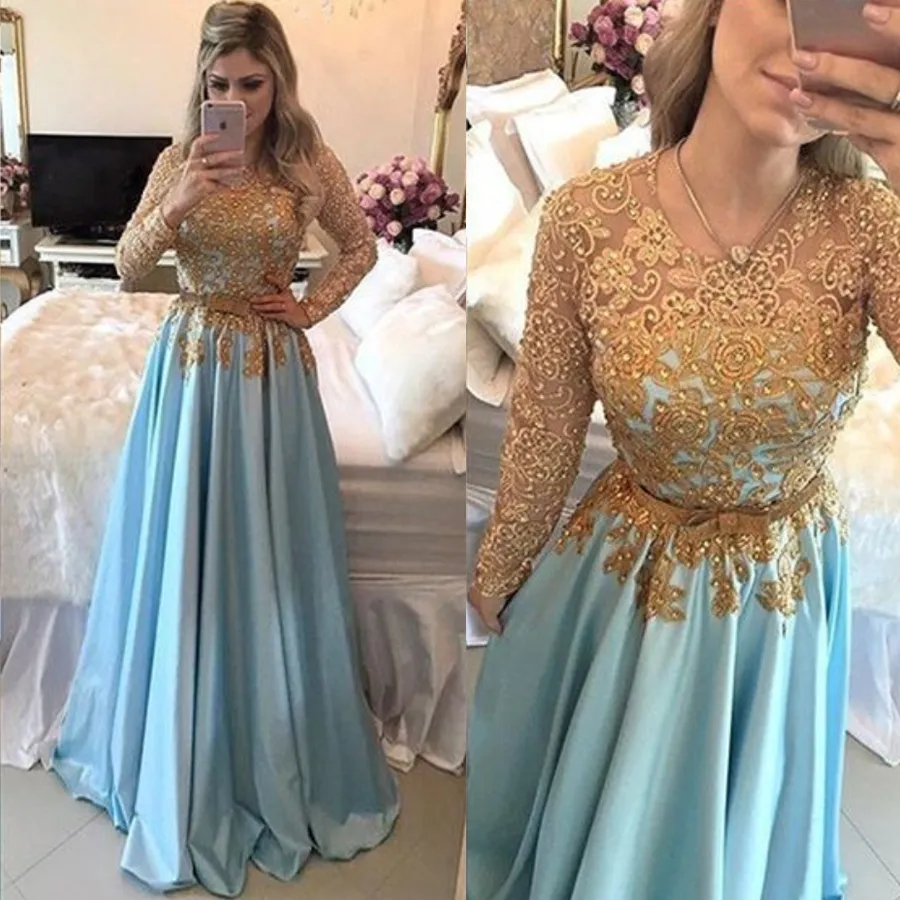 Blaues Satin-Abschlussballkleid in A-Linie mit langen Ärmeln und Schärpe, Perlenapplikationen, goldenes Abendkleid mit Spitzenapplikation