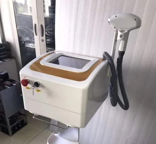 Prix de la machine d'épilation au laser à diode portable pour salon de clinique de spa 2018