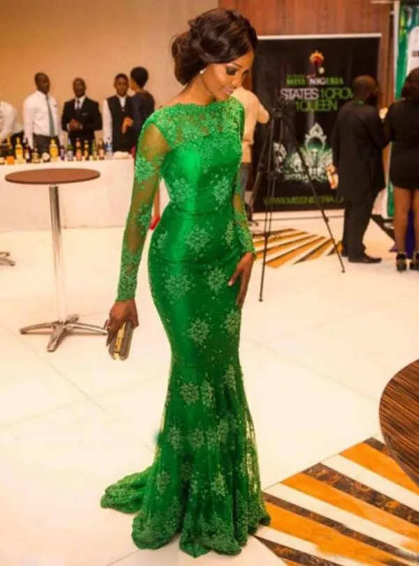 Beliebte smaragdgrüne Meerjungfrau-Abendkleider, nigerianische Spitzenstile, transparenter Hals, Illusion, lange Ärmel, Reißverschluss, roter Teppich, Sweep-Zug