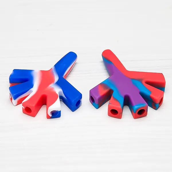 Nouvelle Arrivée Colorfull Silicone Pipe Fumer Pipe Mini Herb Eau Narguilé Multi Couleurs Portable Main Tabac Bécher 470