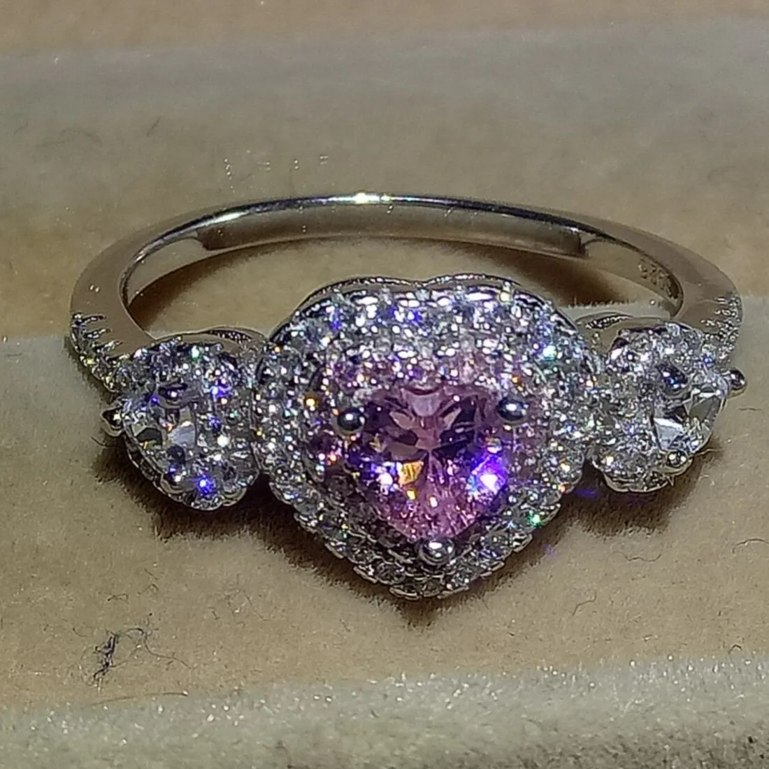 Hjärtform Promise Ring 100% Real Soild 925 Sterling Silver Smycken Rosa Sapphire CZ Diamond Engagement Bröllop Band Ringar för Kvinnor Män