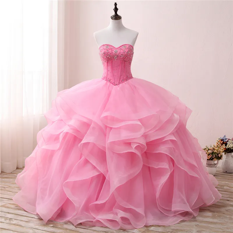 2018 Hot Sale Elegant Pink Ball Gown Quinceanera Klänningar Beaded Prom Sweet 16 Dress Plus Storlek Lace Up Vestido de 15 Anos Q76