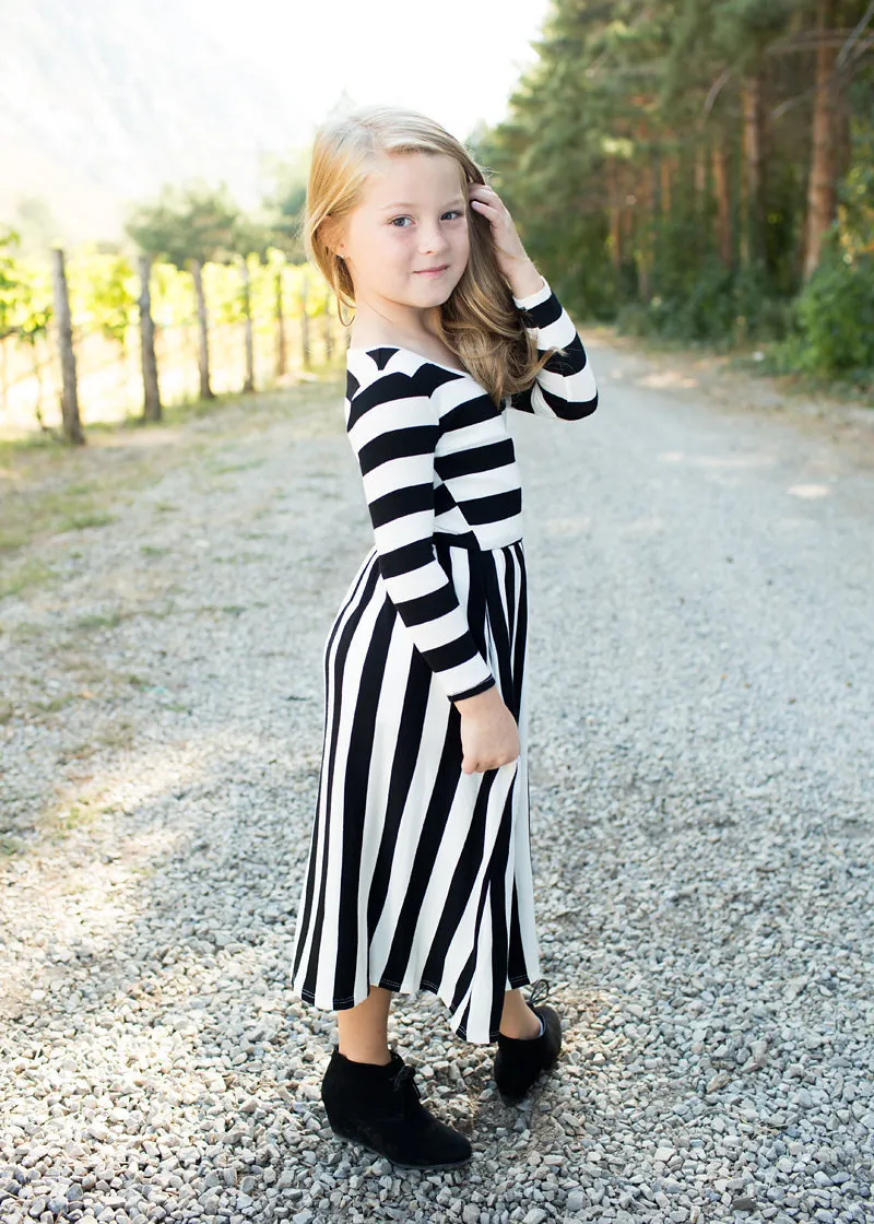 Family Matching Dress Outfits 2020 Newest Long Sleeve Black and White Striped Mother And Daughter Clothes Mom Baby Casual Dresses