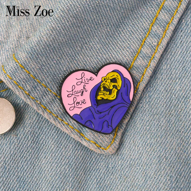 Live Laugh Miłość Emalia Szpilki Kształt Serca Szkielet Odznaka Broszka Pin Lapel Pin Do Denim Jeans Koszula Torba Gothic Biżuteria Prezent dla przyjaciela