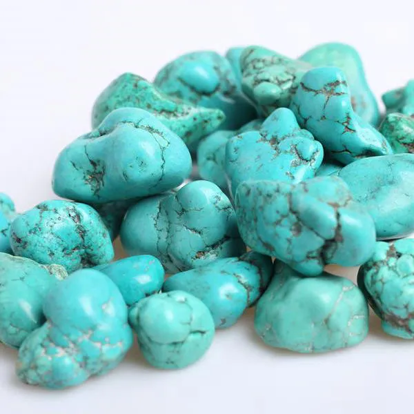 50pcs / lot mixte Turquoise Nugget Bonne chance Perles de pierre d'énergie 6-16mm