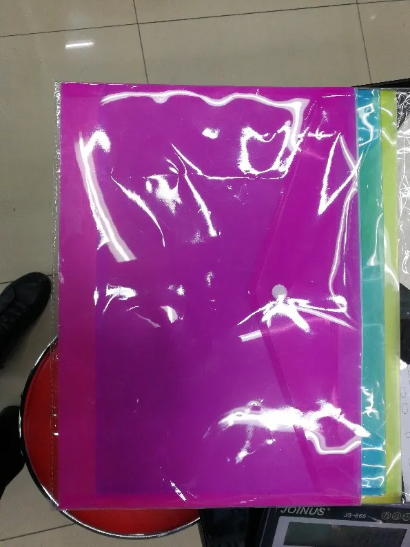 4色A4文書ファイルバッグスナップボタン透明なファイリング封筒プラスチックファイル紙のフォルダ18c