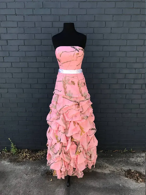 Real Tree AP Pink Camo Ballkleid Langes Pic-up-Brautjungfernkleid aus Chiffon 2018260e