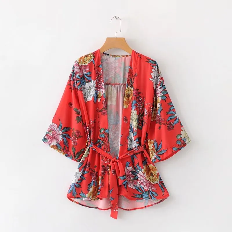 2018 Boho Chic Floral Print Beach Kimono camiseta Women Mujer de verano Capas bohemias Femme Blusas N258