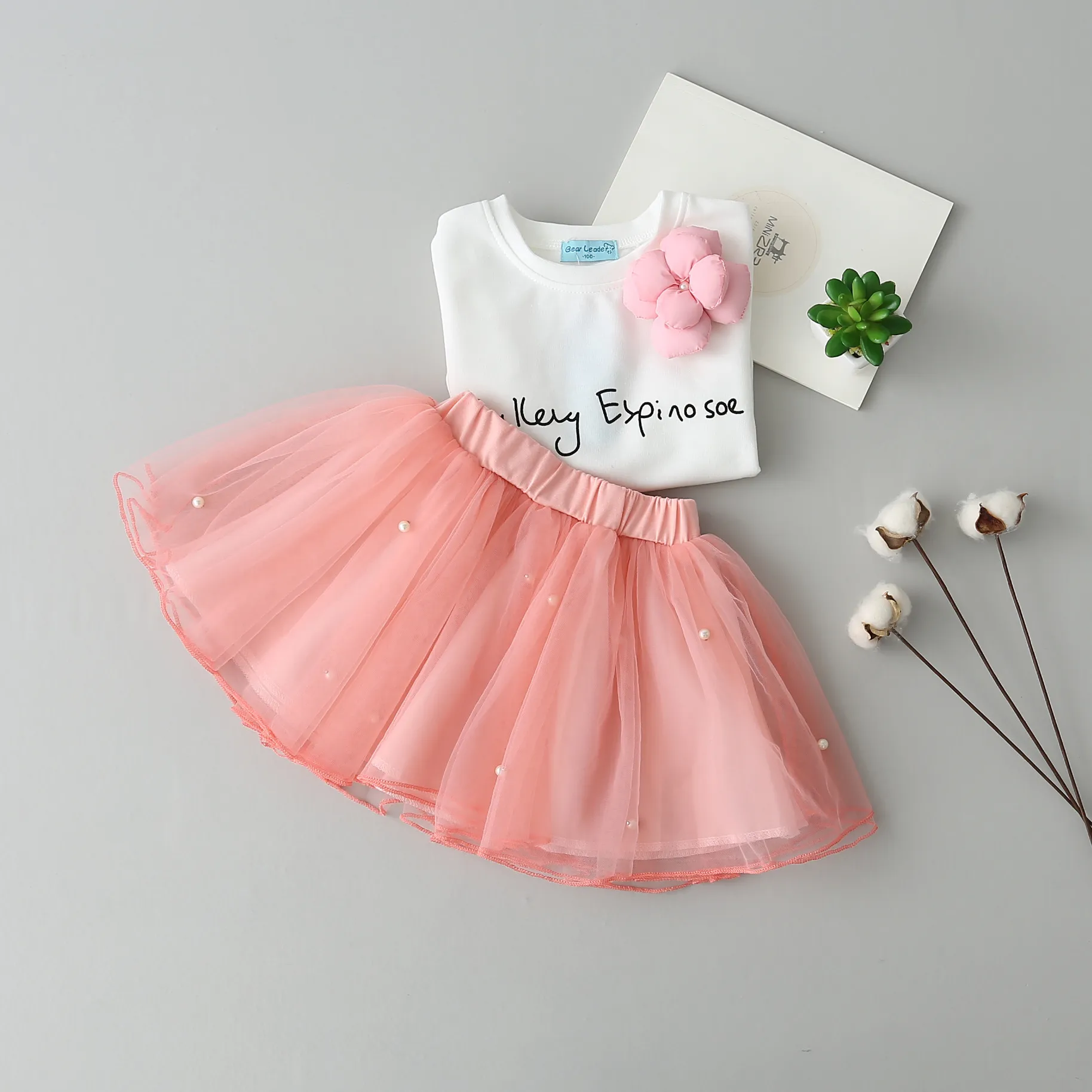 Bebek kız çiçek kıyafetler Uzun kollu Mektubu baskı üst + dantel tutu inci etekler 2 adet / takım Sonbahar Bebek suit Butik çocuk Giyim Setleri C4323