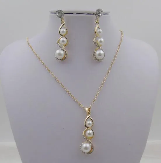 nouveau chaud collier de perles boucle d'oreille ensemble simple mode coréenne joker accessoires collier clavicule chaîne collier mode féminine classique élégant