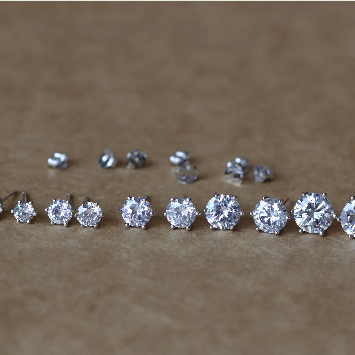 925 Sterling Silver Six-Claw Stud Earrings for Women Fashion White Zircon Earrings Wedding Jewelry
