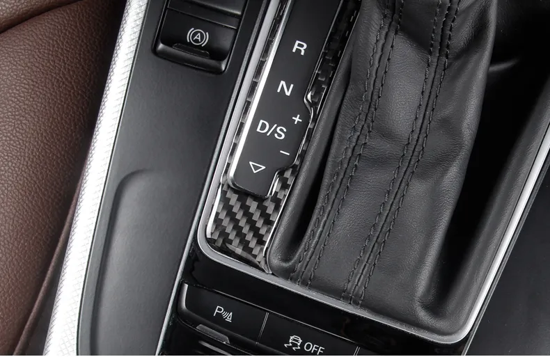 Karbon Fiber Konsol Araba Gearshift Panel Çerçeveleri Çıkarma Dişli Topak Kapak Dekorasyonları Audi A4 B8 A5 Q5 Araba Stilleri 308P