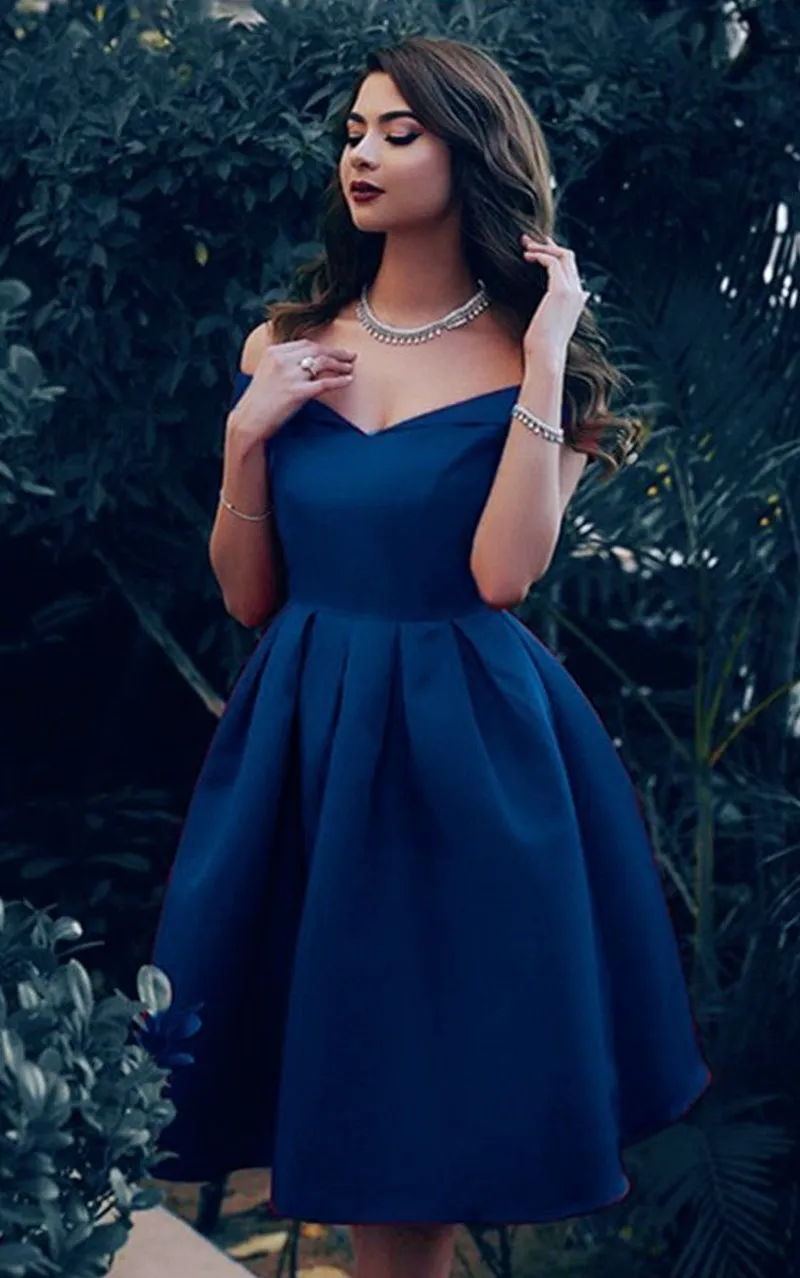 2018 Simple Red Short Prom Dresses Off Shoulder Ruffles Satin Knee