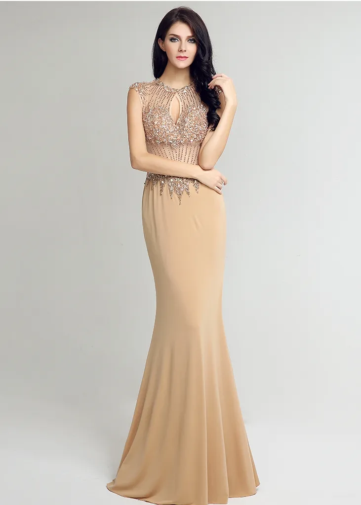 Qatar 2024 Nya högkvalitativa modebesättningar Prom Champagne Long Tulle Halter Stor handpärlor Fishtail kjol Party Evening Dresses HY039