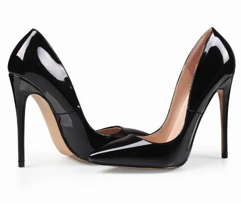 Tacones: Te explicamos por qué te molestan y cómo ir más cómoda