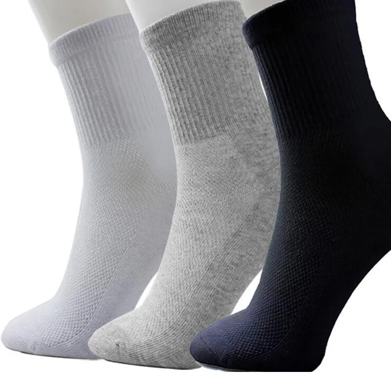 Zwart White Gray Men Athletic Socks Sport Basketball Lange katoensokken Mannelijke lente zomer Running Cool Soild Mesh Socks for All Size gratis