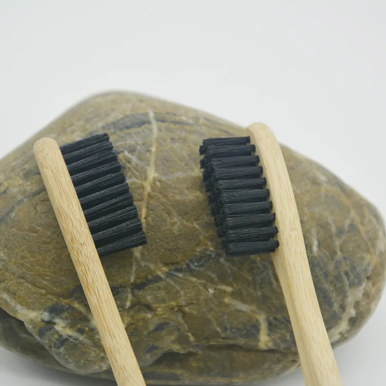 Brosse à dents en bois respectueuse de l'environnement Brosse à dents en bambou Fibre de bambou souple Manche en bois à faible teneur en carbone Respectueux de l'environnement pour adultes Hygiène buccale DHL