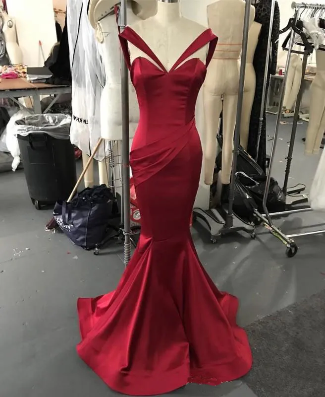 Michael Costello Sexy Rouge Robes De Soirée 2018 Hors Épaule Chérie Plis Sirène Longue Formelle Robes De Soirée De Bal Satin