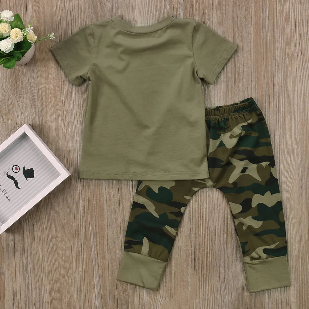 2 adet Bebek Giysileri Yenidoğan Toddler Ordu Yeşil Erkek Bebek Kız Mektup T-shirt Üstleri Kamuflaj Pantolon Kıyafetler Set Giysi 0-24 M