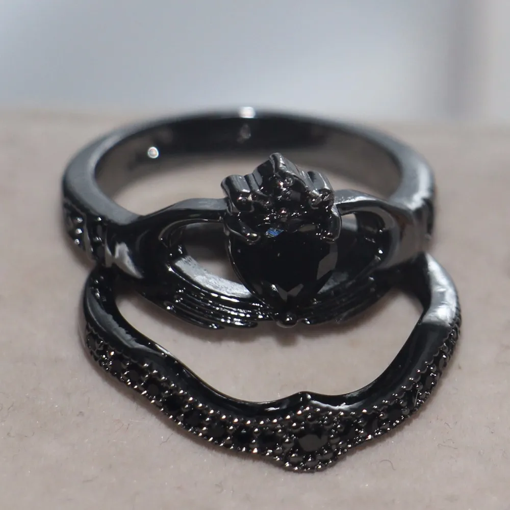 Vecalon Nuevo anillo Claddagh con piedra de nacimiento negra para mujer 5A Zircon Cz Anillo de boda con relleno de oro negro Conjuntos nupciales para mujeres 183f