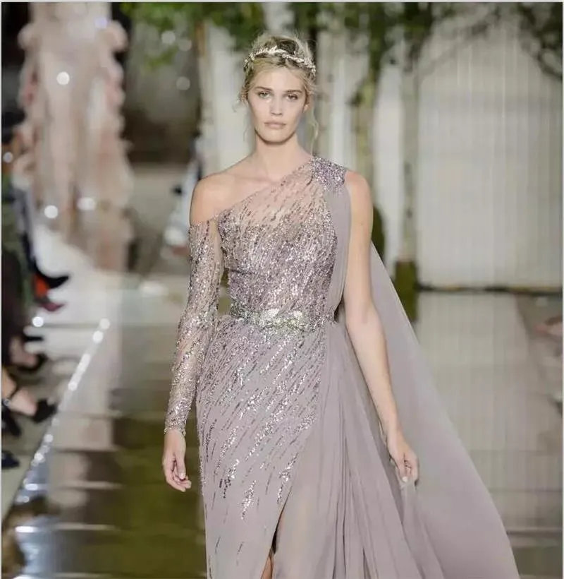 2018 Mütevazı Zuhair Murad Balo Elbiseleri Metal Kemer Tül Sequins A-Line Split One Omuz Plus Boyutu Akşam Elbisesi205a