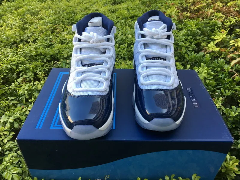 Jordan 11 whit win like 82 real vs fake