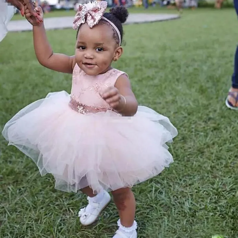 Bebê Infantil Da Criança Batismo Vestidos de Ouro Rosa Lantejoulas Na Altura Do Joelho Tutu Vestidos Da Menina de Flor com Grande Arco Bonito Vestidos de Festa de Aniversário 2017