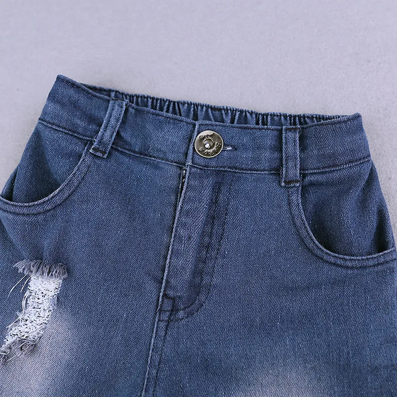 Nuovi pantaloni di jeans popolari da cowboy ragazze T-shirt blu a righe alla moda e pantaloni lunghi 2 pezzi bambini