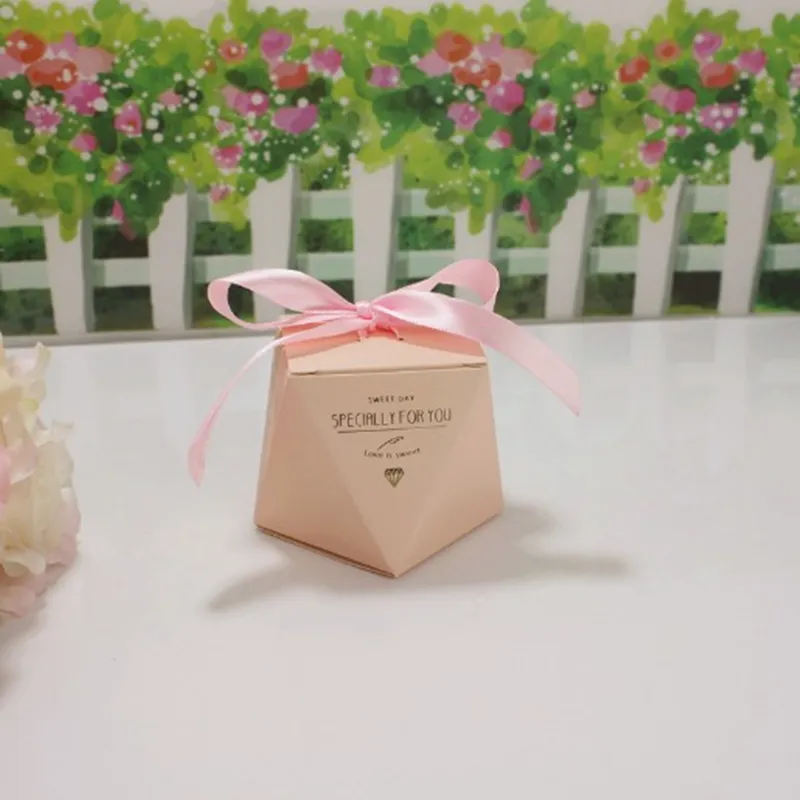 2019 New Wedding Bombon Boxes Creative Candy Box con nastro di seta Regali di carta Boxes Baby Shower Decorazione partito Decorazione diamante
