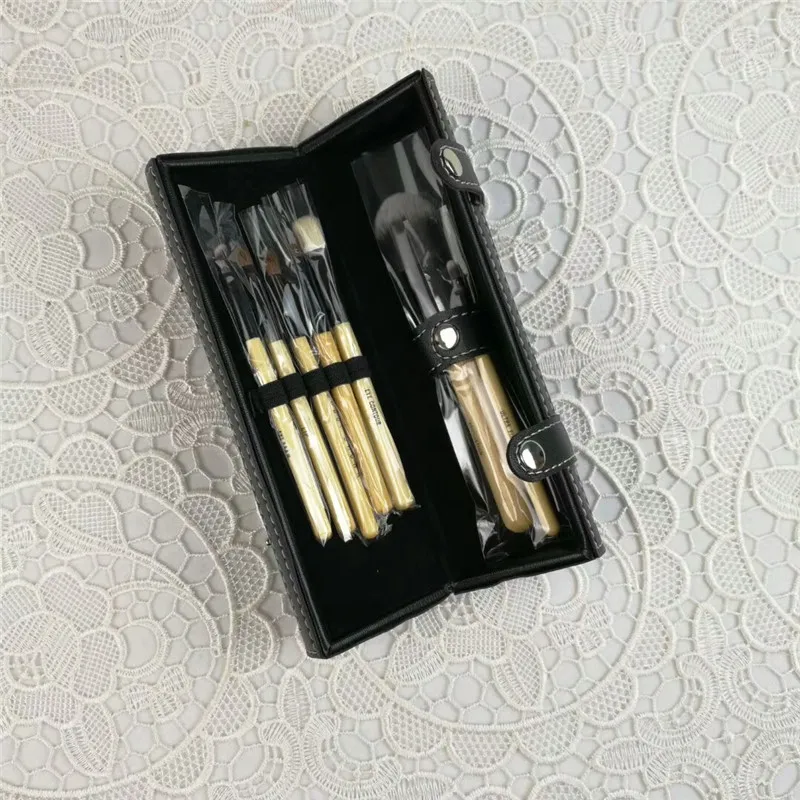 Makeup Brushes Set Kit Travel Beauty Professional Wood Handle Foundation Lips Cosmetics Make up Brush with Holder Cup Case