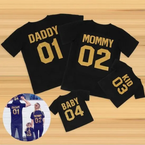 Grappige familie matching outfits zwart gouden vader moeder kind baby sorteren aantal katoen korte mouwen T-shirt interessante warme familiekleding