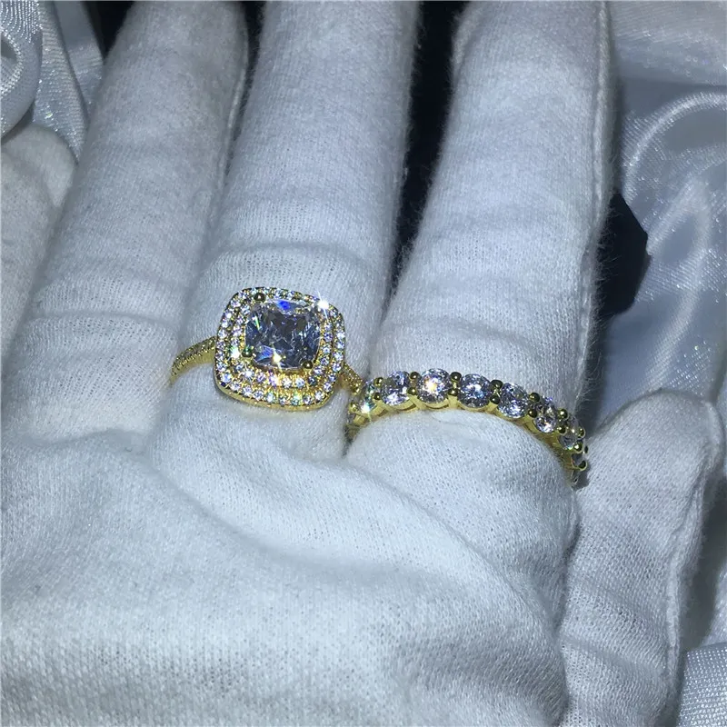 Varumärkesälskare Förlovningsring Set Yellow Gold Filled 925 Silver Wedding Bands Rings for Women Men 3CT 5A Zircon CZ Jewelry2122030