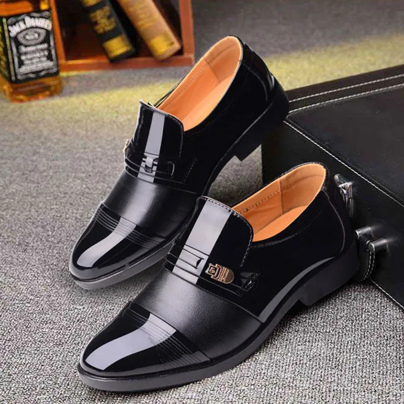 Patent läder män bröllop skor män formella klassiska skor män loafers svart kostym skor plysch zapatos oxford hombre homme chaussure ayakkab