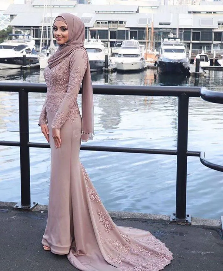 Dammig rosa muslim sjöjungfrun kvällsklänningar scoop nacke långa ärmar applikationer satin skräddarsydda eleganta arabiska prom klänningar formella klänningar