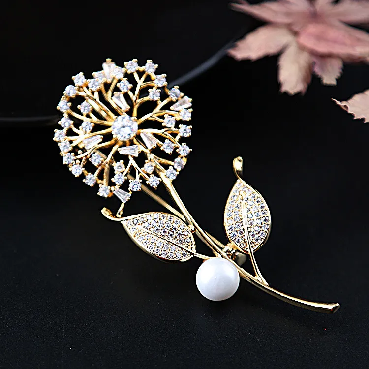 Luxury Crystal Brooch Pins For Men And Women Elegant Brooch Flower For  Wedding By Jewelry Designer 222Q From Igbvb, $22.72