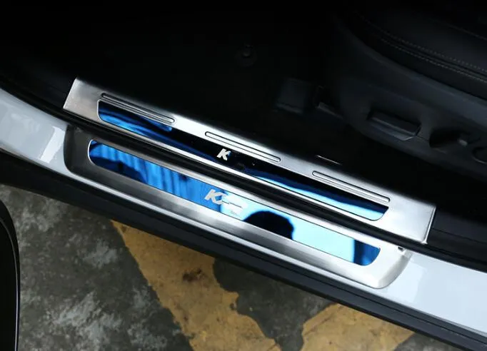 Högkvalitativt rostfritt stål 8PCs bil dörrskikt Scuff fotplatta, skyddsdekorationsskylt för Kia Sportage KX5 2016-2018