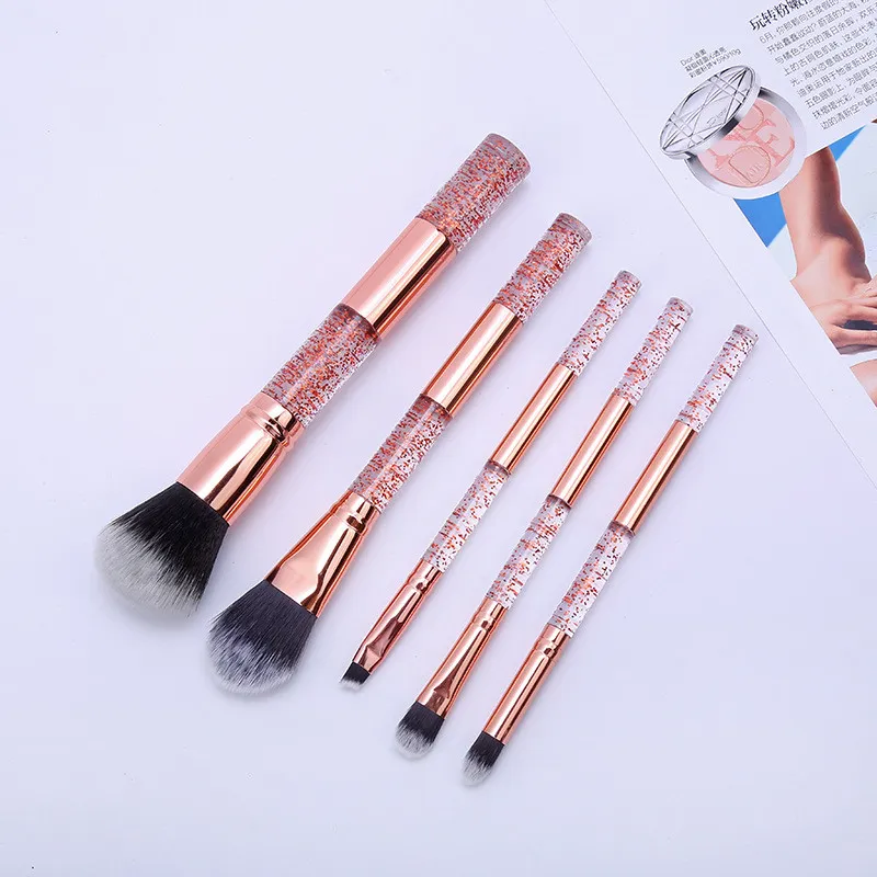 5pcs/Set Glitter Crystal Make -up Pinsel Set Blinggriff Pinsel für Propulverfundament Eyashadow Highlighter Make -up Pinsel Kosmetikkits