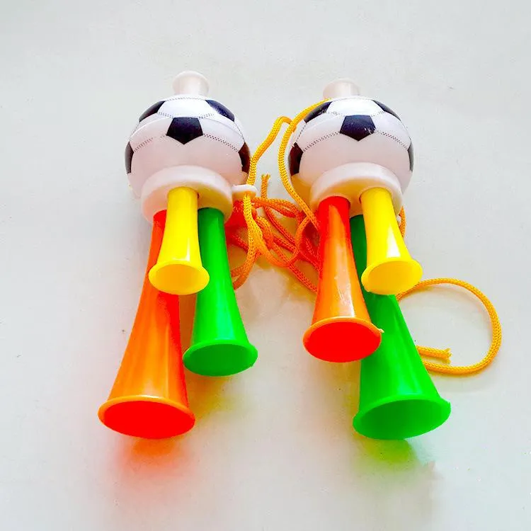 Livraison gratuite Petite corne de football en plastique Mini corne de ravitaillement Haut-parleur à trois tons Jouets pour enfants