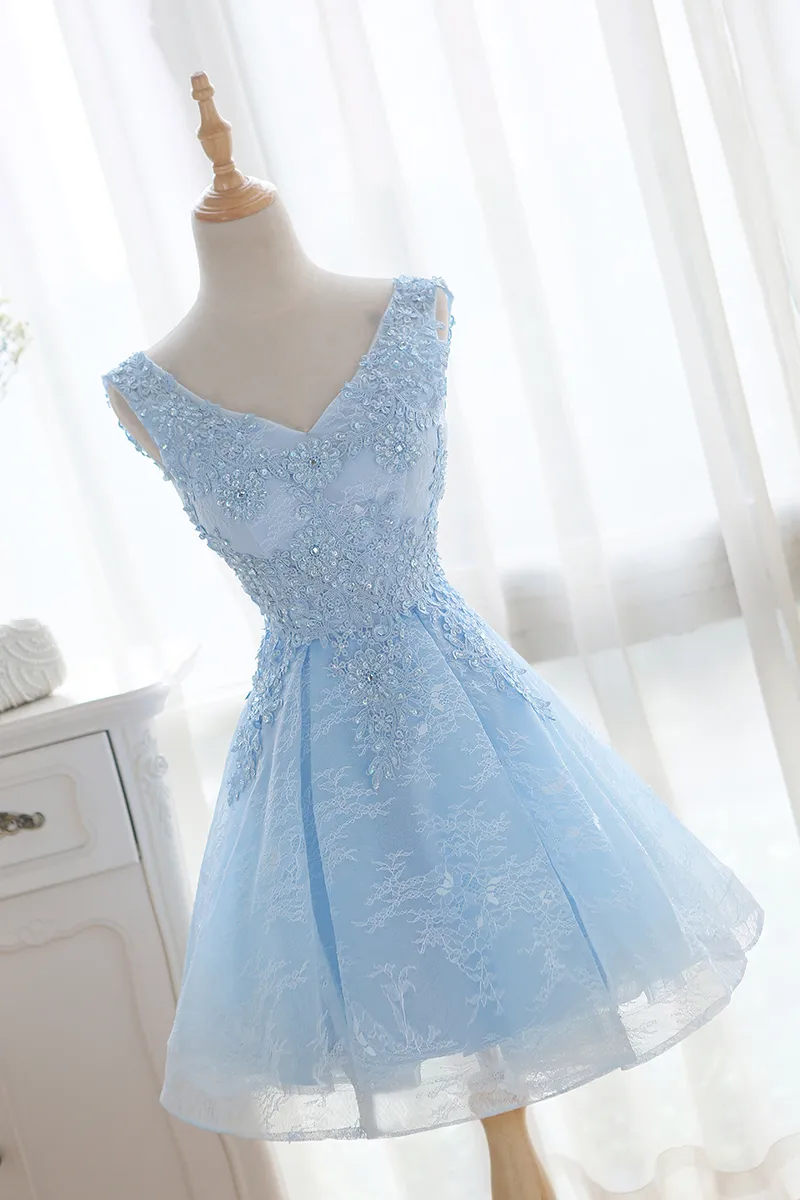 Przyciągający wzrok Niebo Niebieska Koronkowa Drugnna Dress Aplikacja z koralikami Cekiny Kolano Długość V-Neck Wedding Party Dresses Custom Made Plus Size