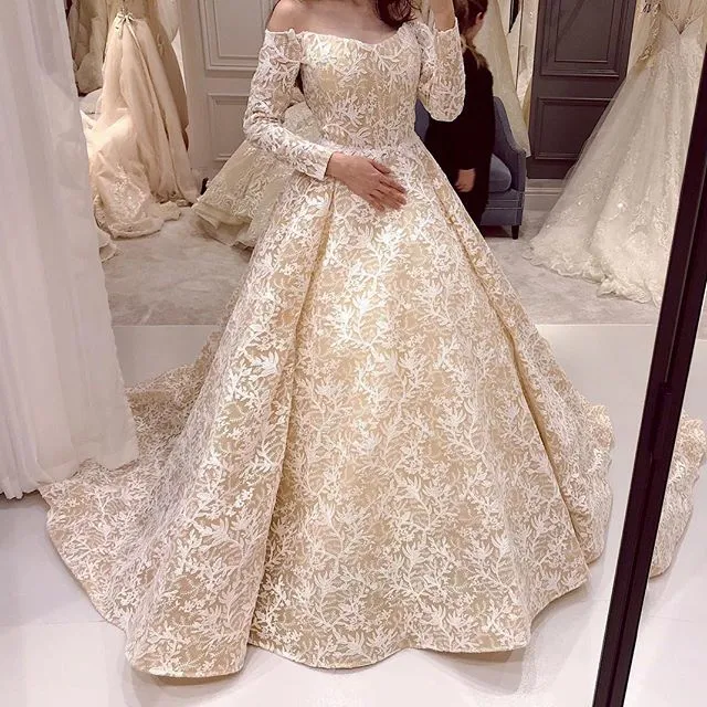 Fashion Long Sleeve Wedding Dresses Sexy Off Shoulder Zipper Back Lace Sweep Train Wedding Gown 2018 Elegance Lace A-Line Wedding Dress