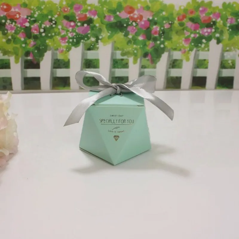 2019 New Wedding Bombon Boxes Creative Candy Box con nastro di seta Regali di carta Boxes Baby Shower Decorazione partito Decorazione diamante