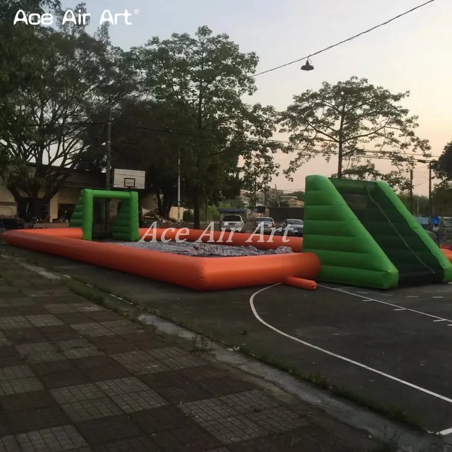 Giant inflável Campo de futebol infantil inflável com futebol com pitch de portão para criançasDults