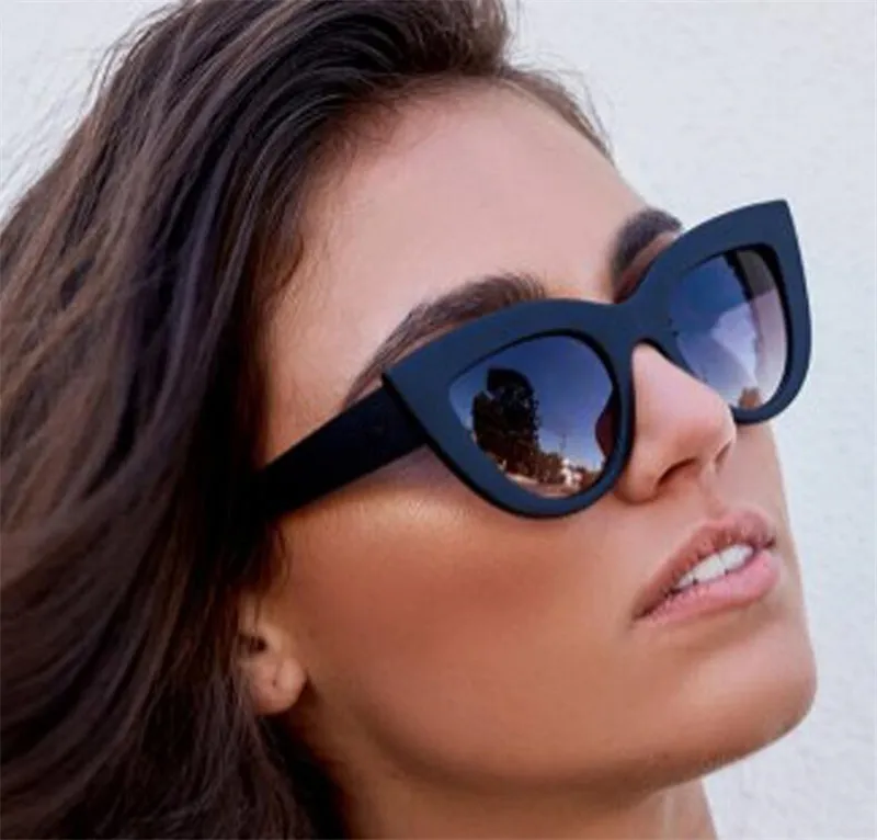 Kadınlar için 2018 Yeni Retro Vintage Kedi Göz Güneş Gözlüğü Plastik Çerçeve Aynalı Lens Kadın Bayanlar Sunglass