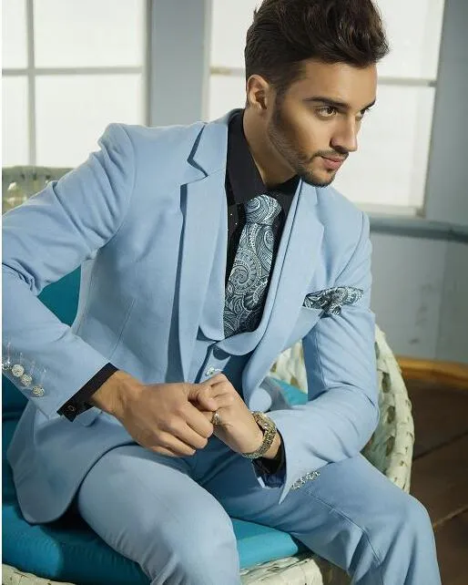 Fashionable One Button Sky Blue Groom Tuxedos Groomsmen Notch Lapel Bästa Man Blazer Mens Bröllopsdrag (Jacka + Byxor + Vest) H: 790