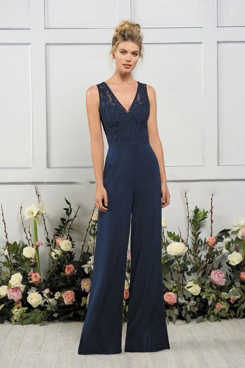 2018 Jasmine Jumpsuits Brudtärnor Klänningar V-hals Mörk Marinblå Maid of Honor-klänningar Strand Billigt Bröllop Gästfestklänning Vestidos De Novia