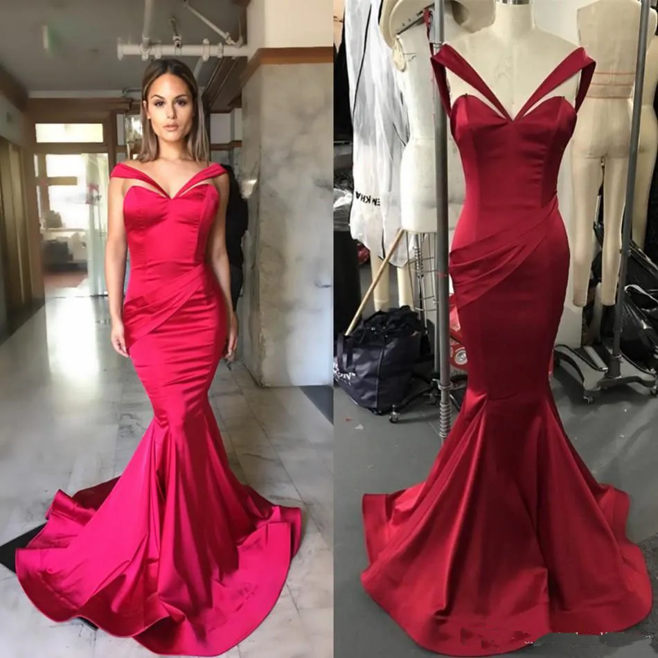 Michael Costello Sexy Rouge Robes De Soirée 2018 Hors Épaule Chérie Plis Sirène Longue Formelle Robes De Soirée De Bal Satin